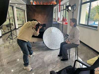 光影暖心，情满天明——嘉兴南湖区天明社区公益摄影活动让居民感受暖心服务